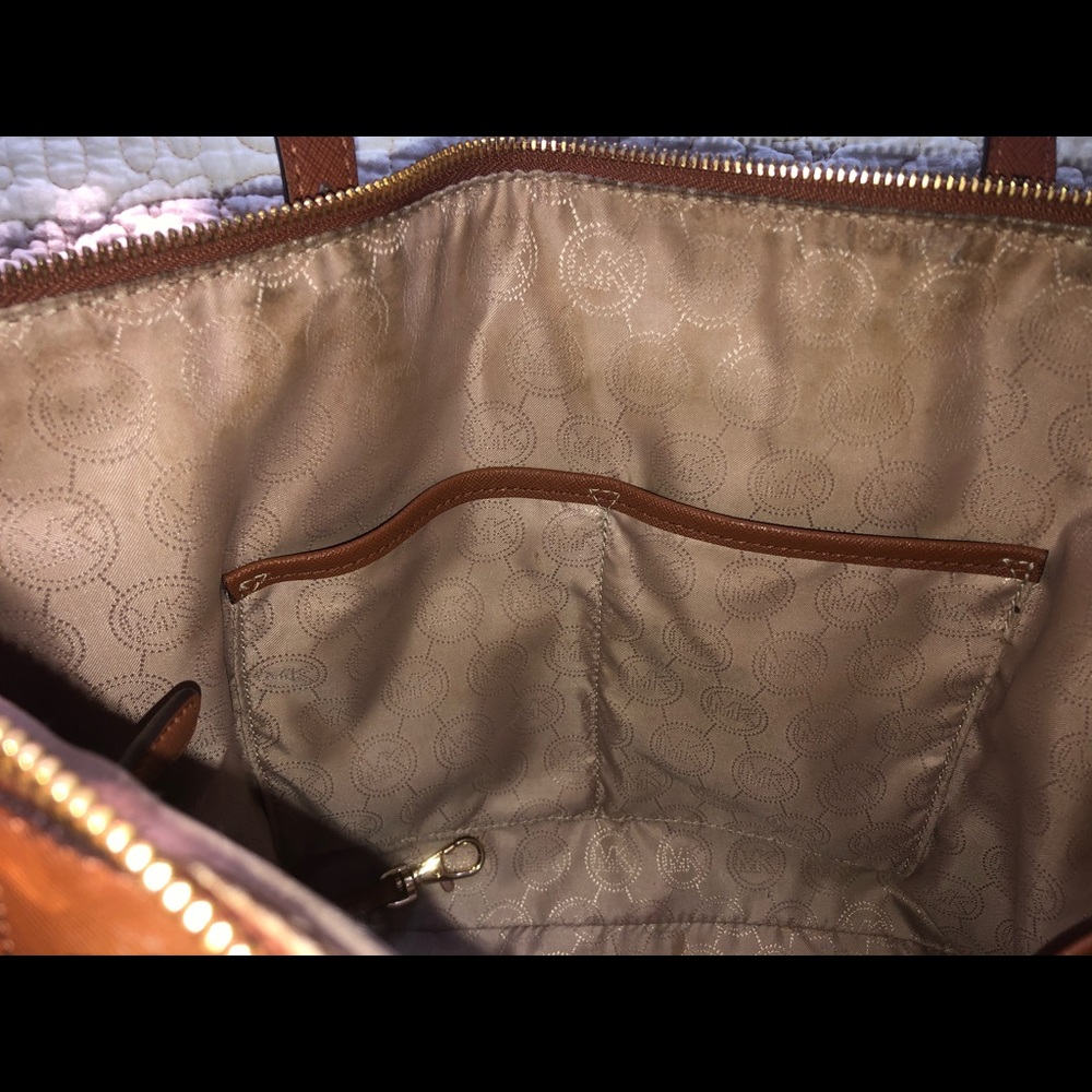 Michael Kors Jet Set Lg Saffiano Leather Zip Tote - Picture 10 of 16